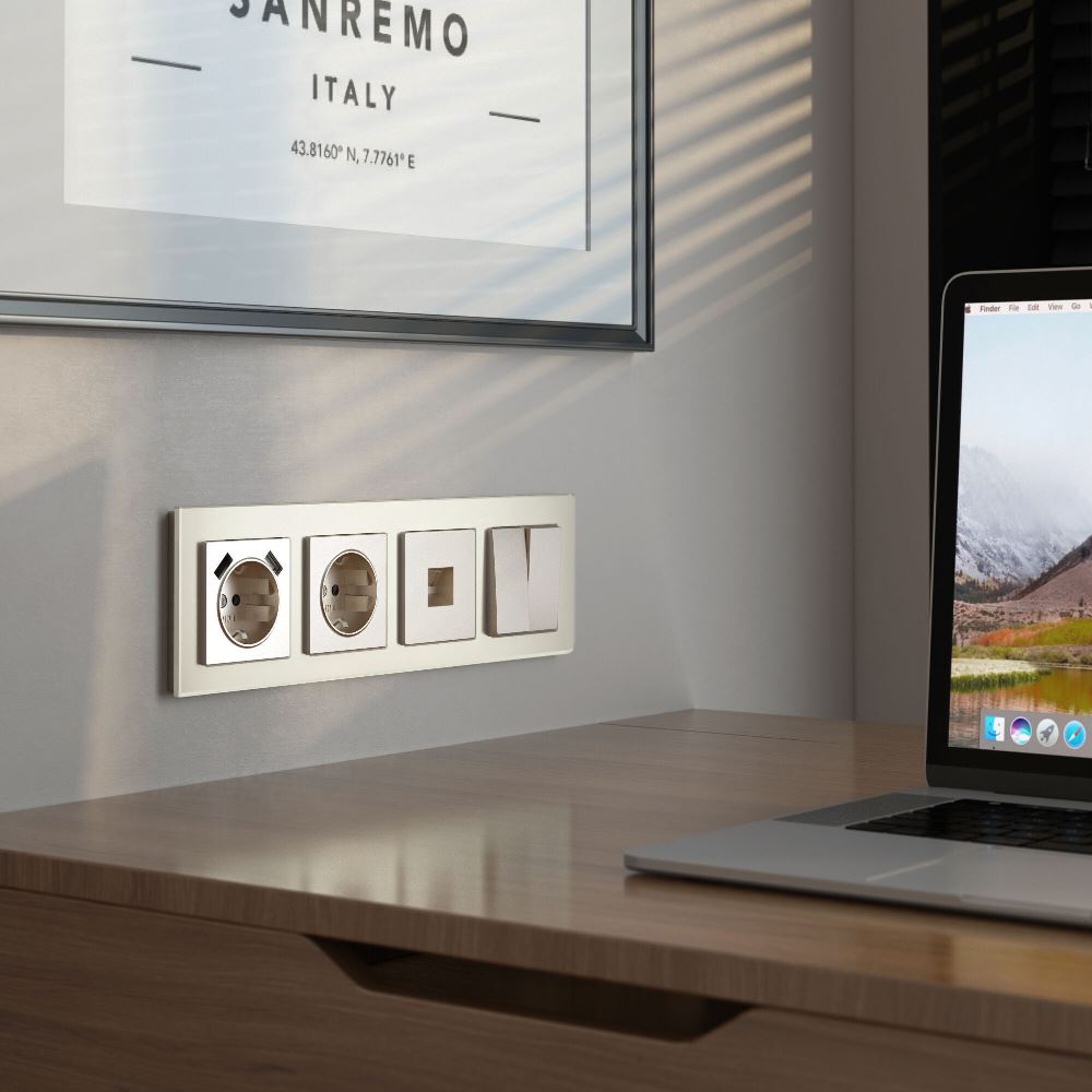 Рамка стеклянная Werkel Senso на 4 поста soft-touch Шампань W0043111 — изображение 2