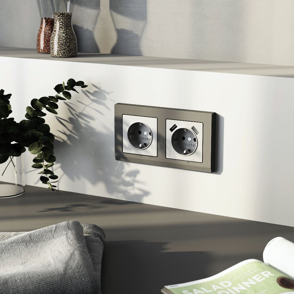 Розетка встраиваемая Werkel с заземлением и шторками Серебрянный матовый W1171165 — изображение 3