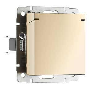 Розетка встраиваемая влагозащищенная Werkel с заземлением, шторками и защитной крышкой Шампань W1171211