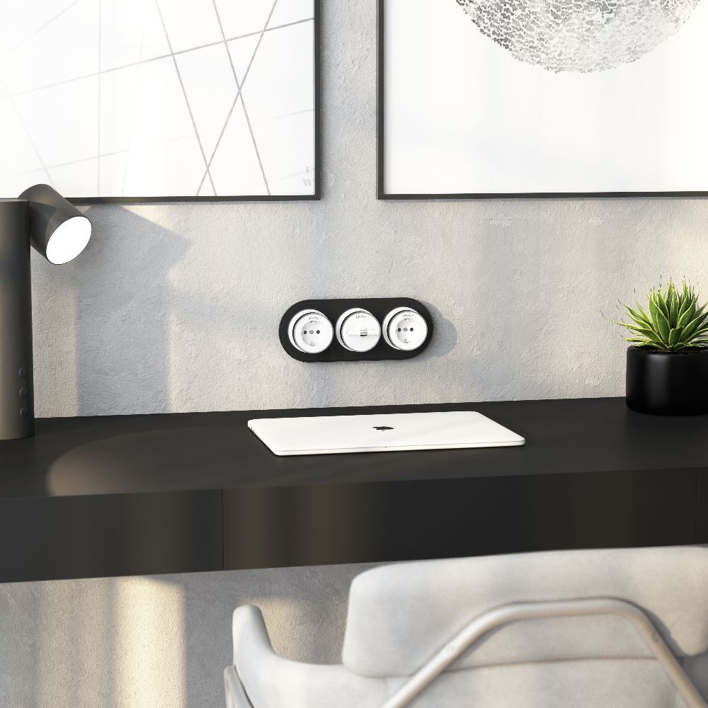 Розетка накладная Werkel Vintage с заземлением Белый матовый / Хром W5871050 — изображение 3